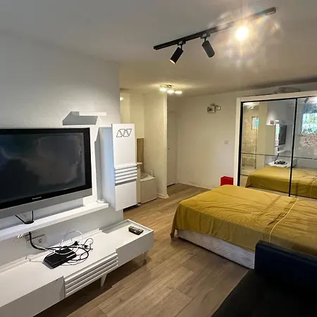 Lejlighed Flat Situated On Lara